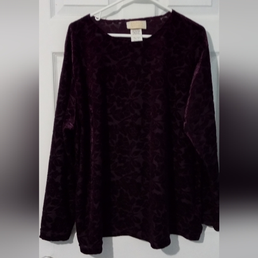 Luxurious Velvet Floral Top in Deep Purple - Picture 1 of 5